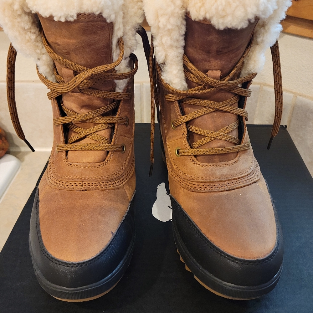 BNIB Women's Sorel Parc Boot size 9.5
